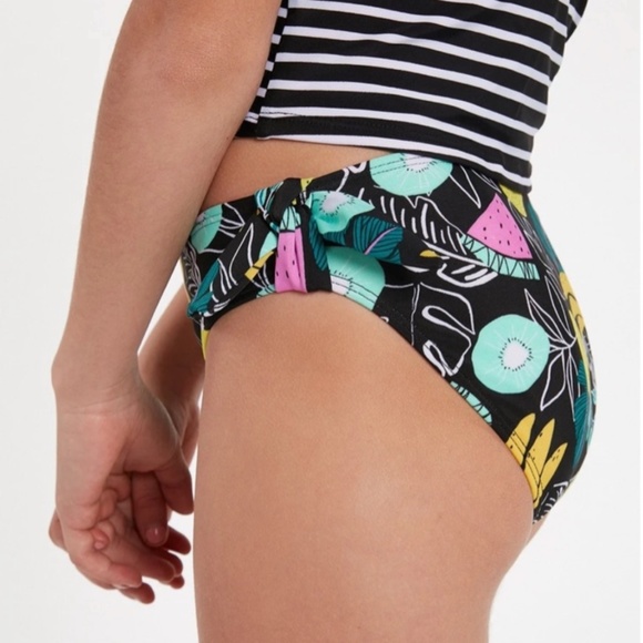 Volcom Juiced Tankini Swim Set - Picture 15 of 16